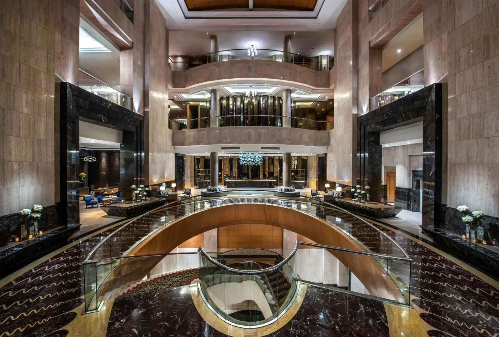 The Ritz-Carlton Jakarta, Mega Kuningan