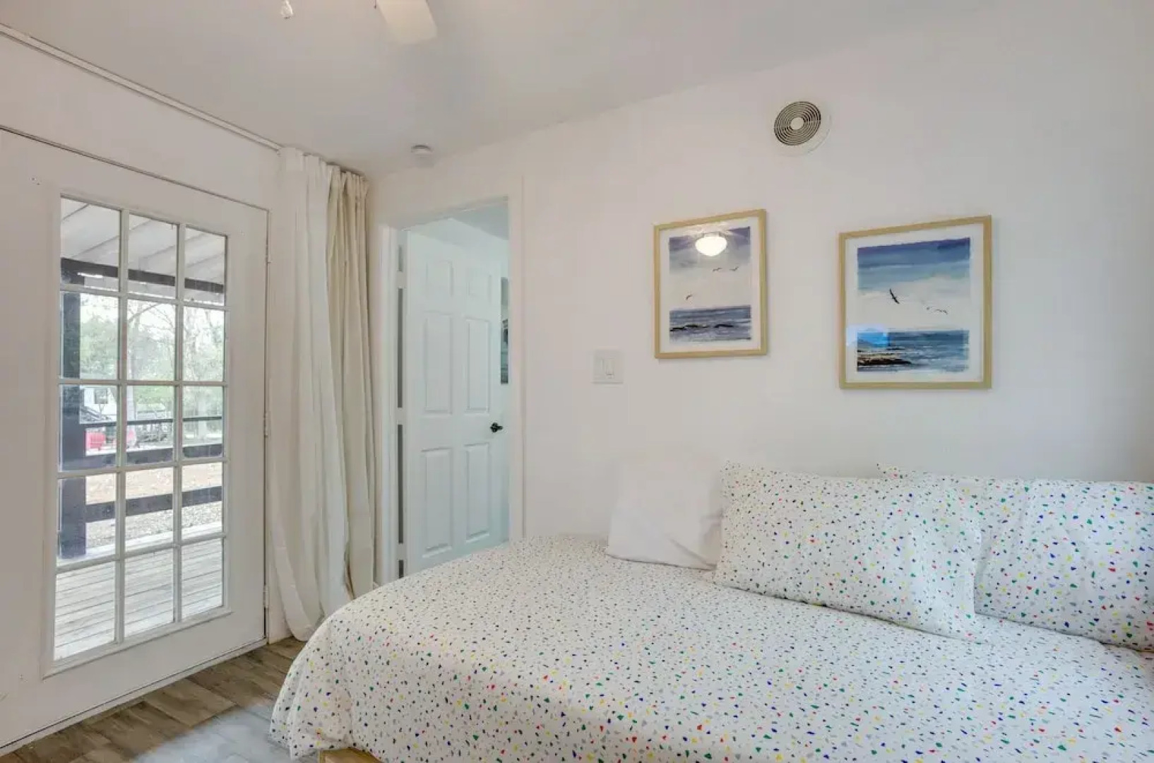 Willis Cabin on 6 Acres - Close to the Lake!