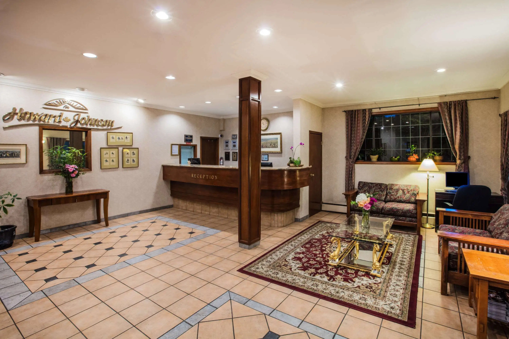 Howard Johnson Hotel - Victoria