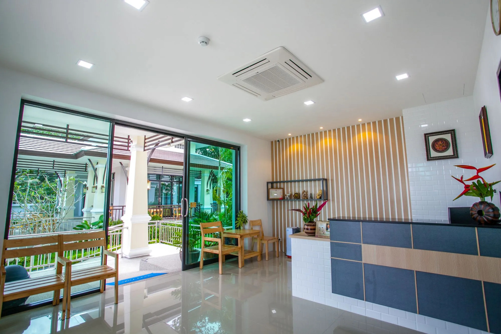 Wanarom Residence Hotel