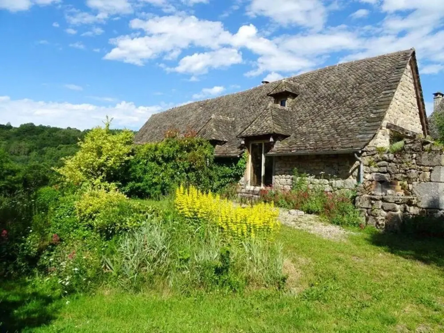 House With 4 Bedrooms in Florentin-la-capelle, With Furnished Terrace and Wifi