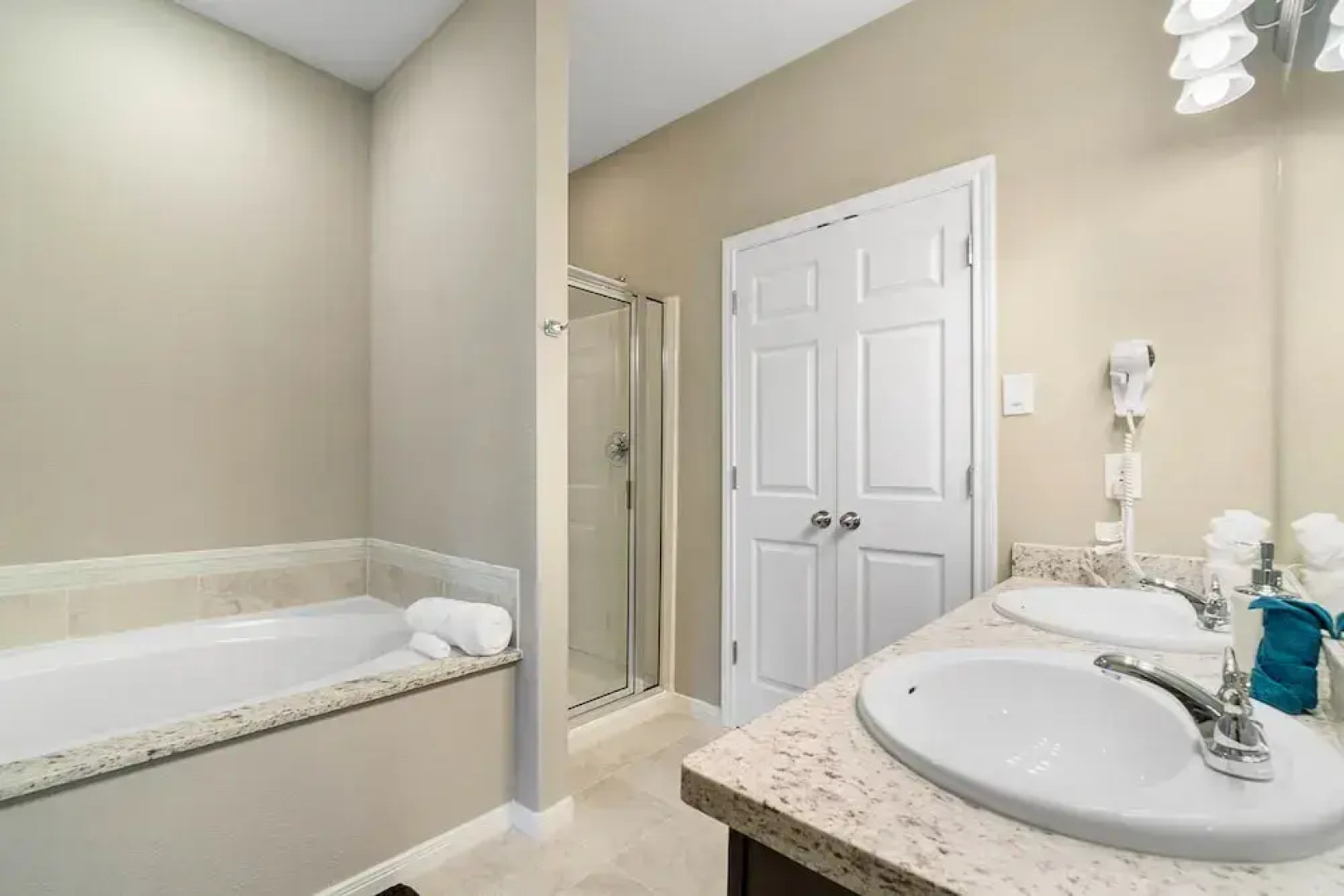 Experience a First Class Stay - 2 BDRM