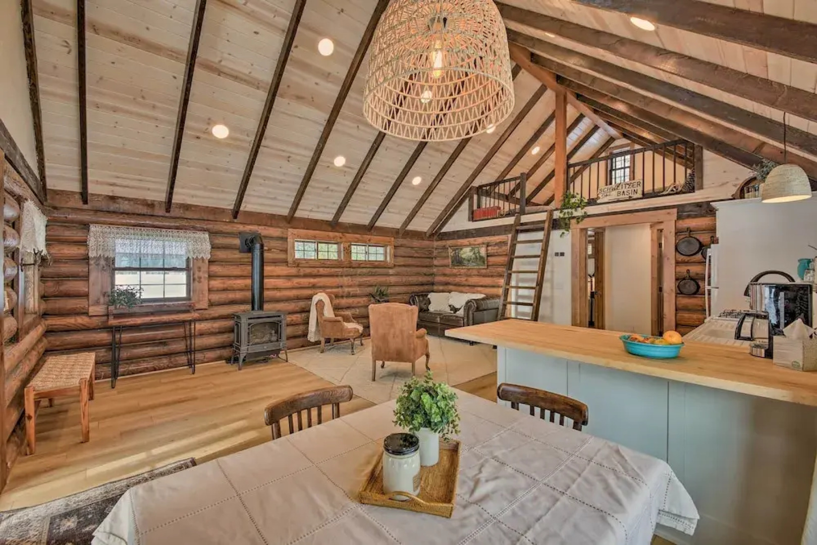 Serene Kootenai Cabin - 3 Mi to Dtwn & River!