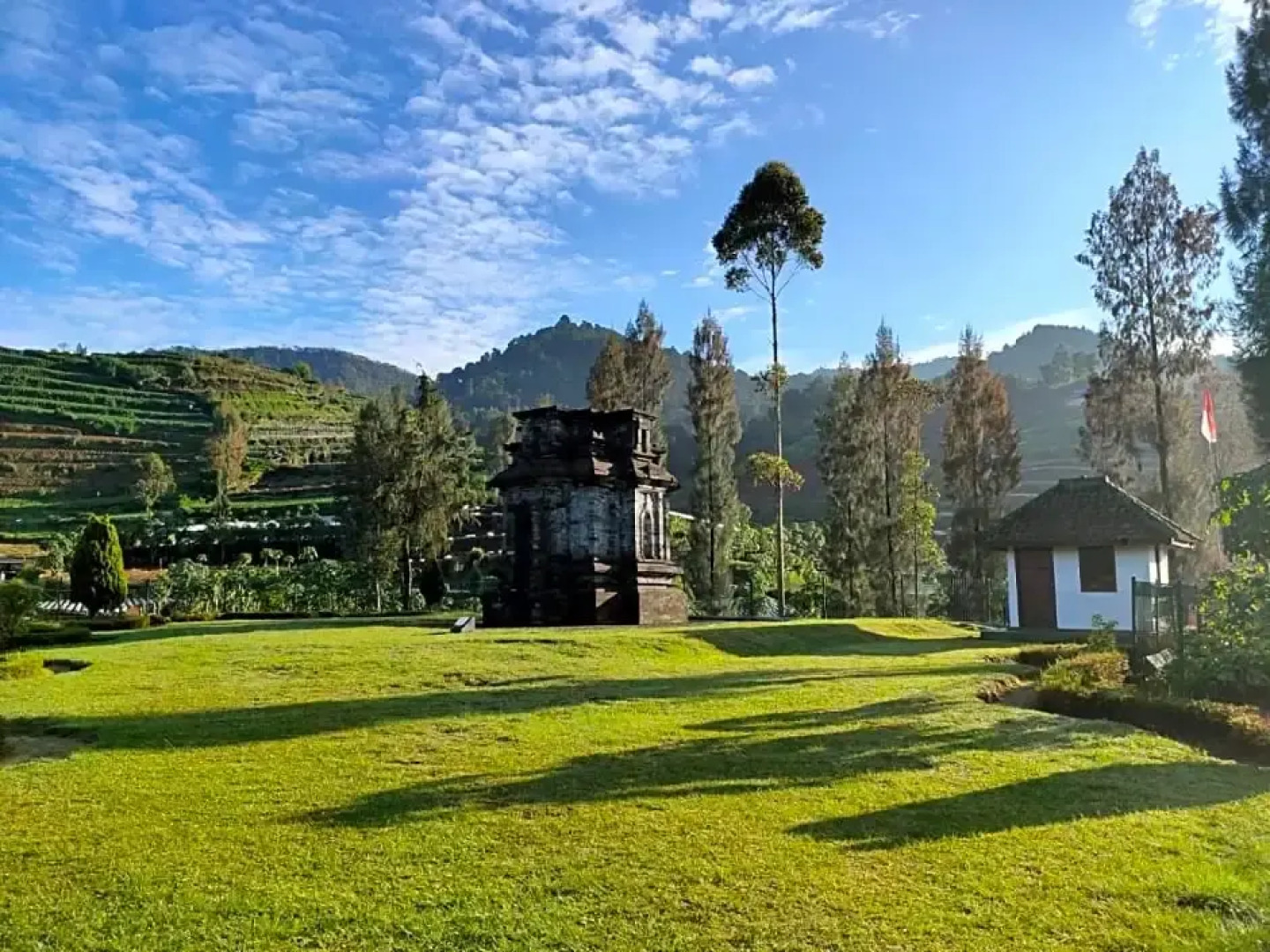 Akar Cemara Dieng Homestay Syariah by Luxury Degree