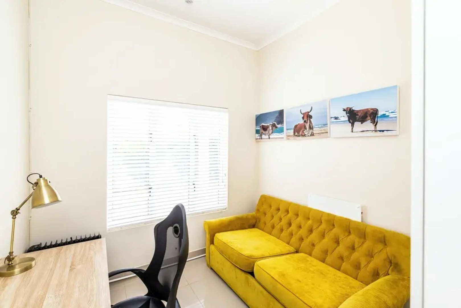 Modern Executive Unit