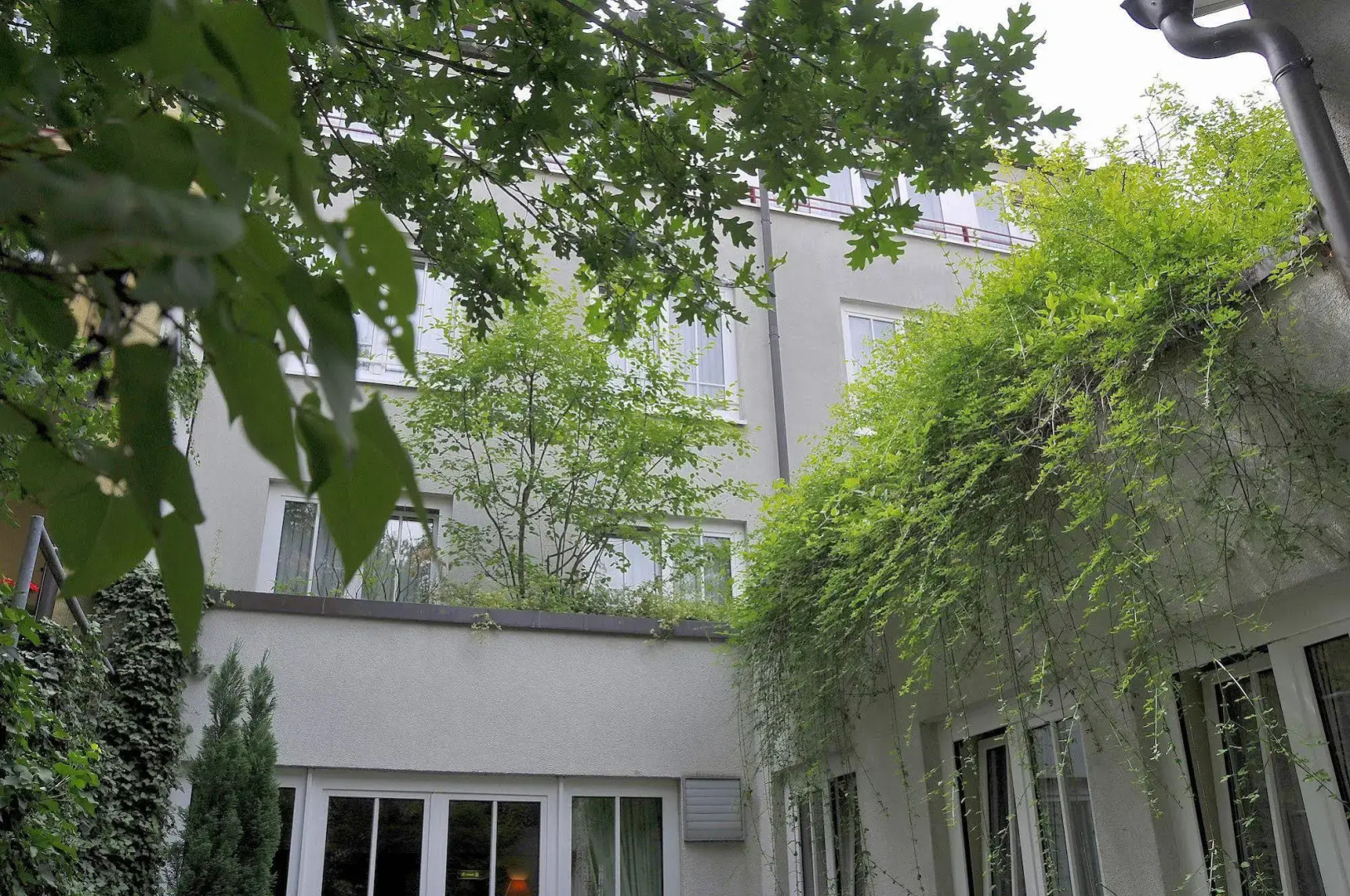 Garden Hotel