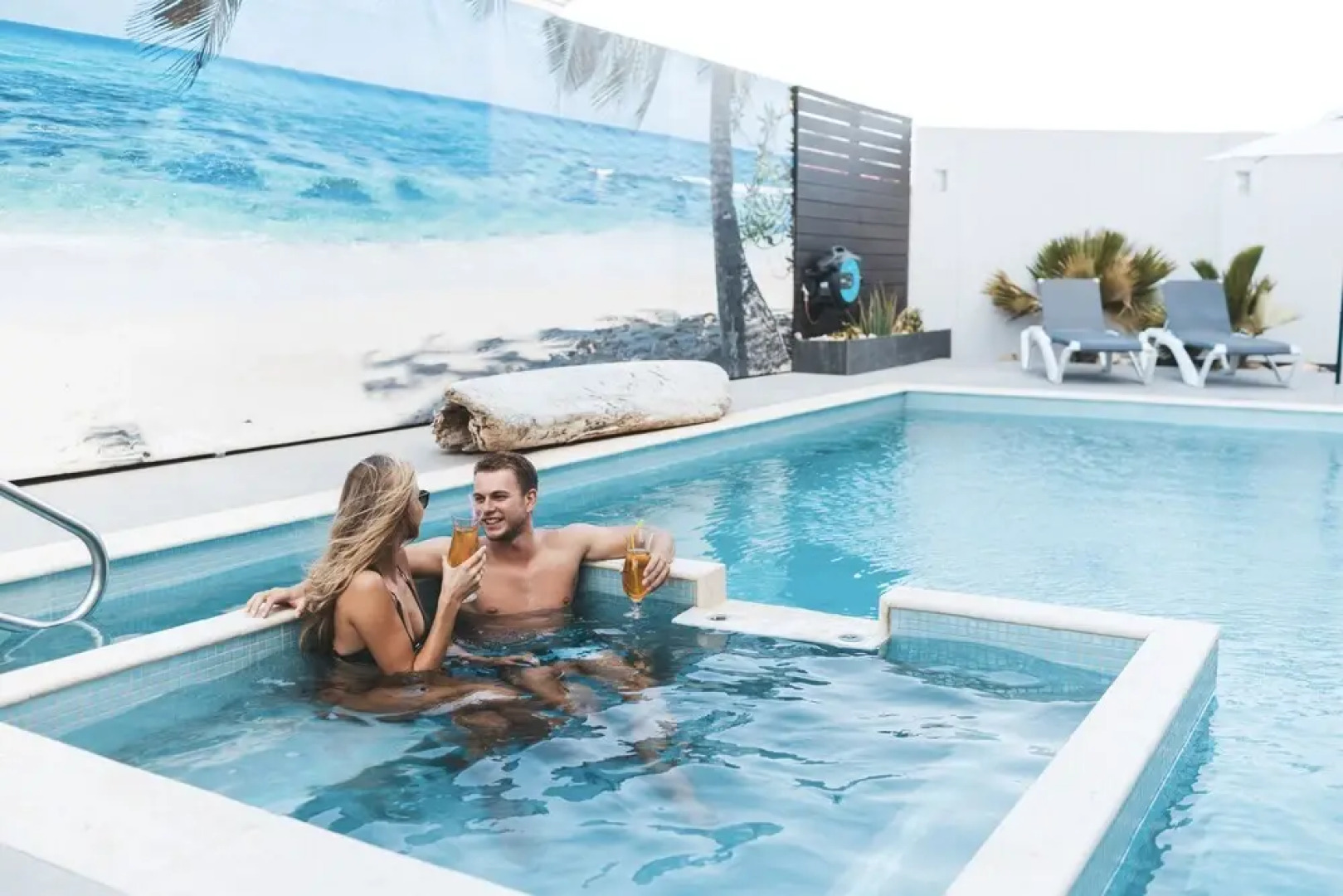 Gray Door Apartments - Adults Only