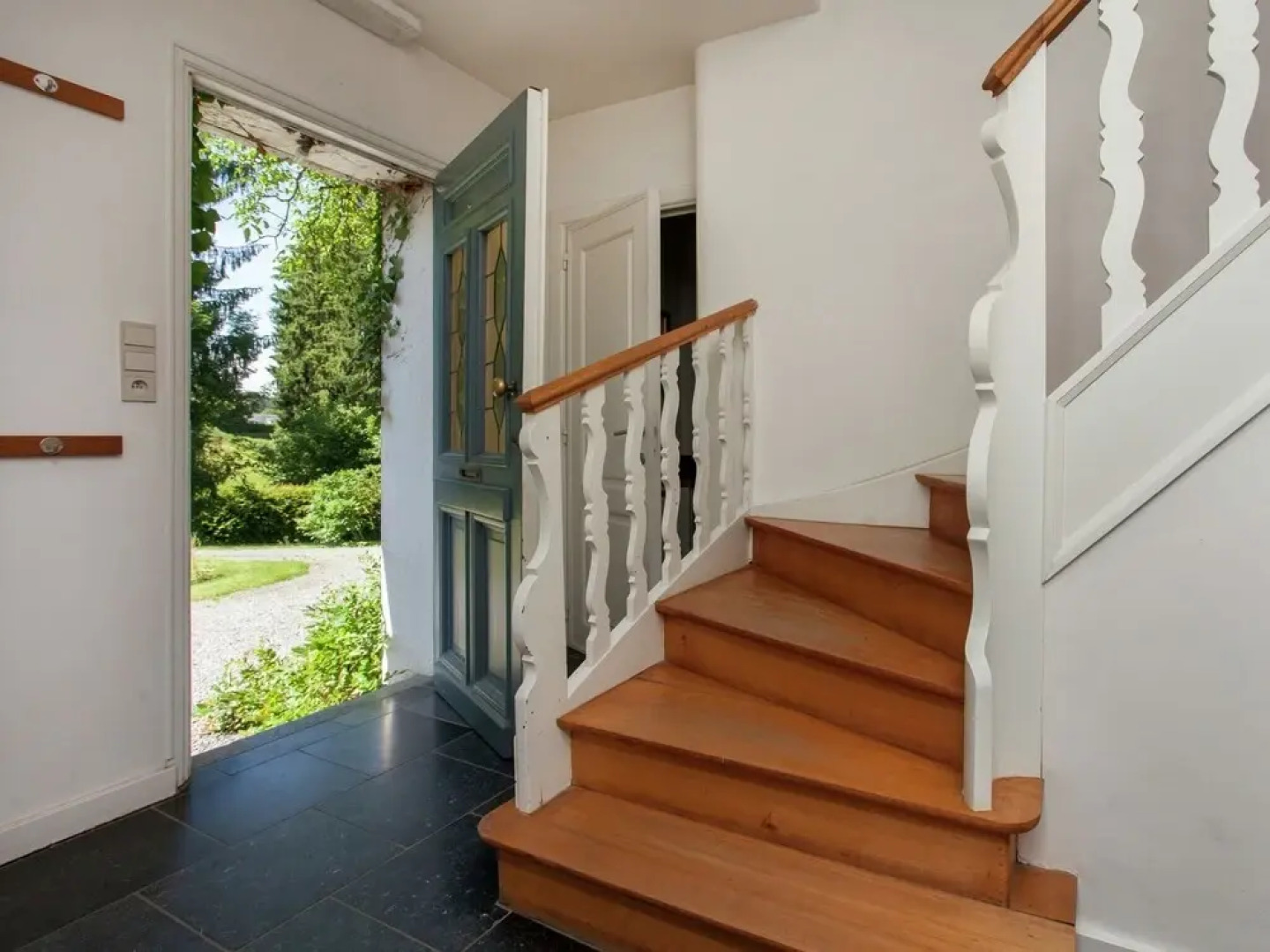 With Billiards, Table Tennis and Collection of Modern art in a Rural Setting