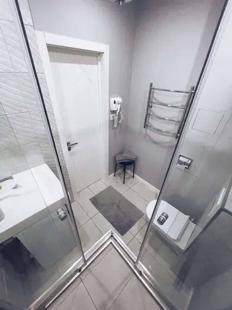 Apartments, on. Karla Marksa, 183