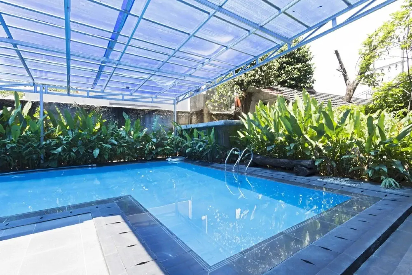 RedDoorz near University of Indonesia