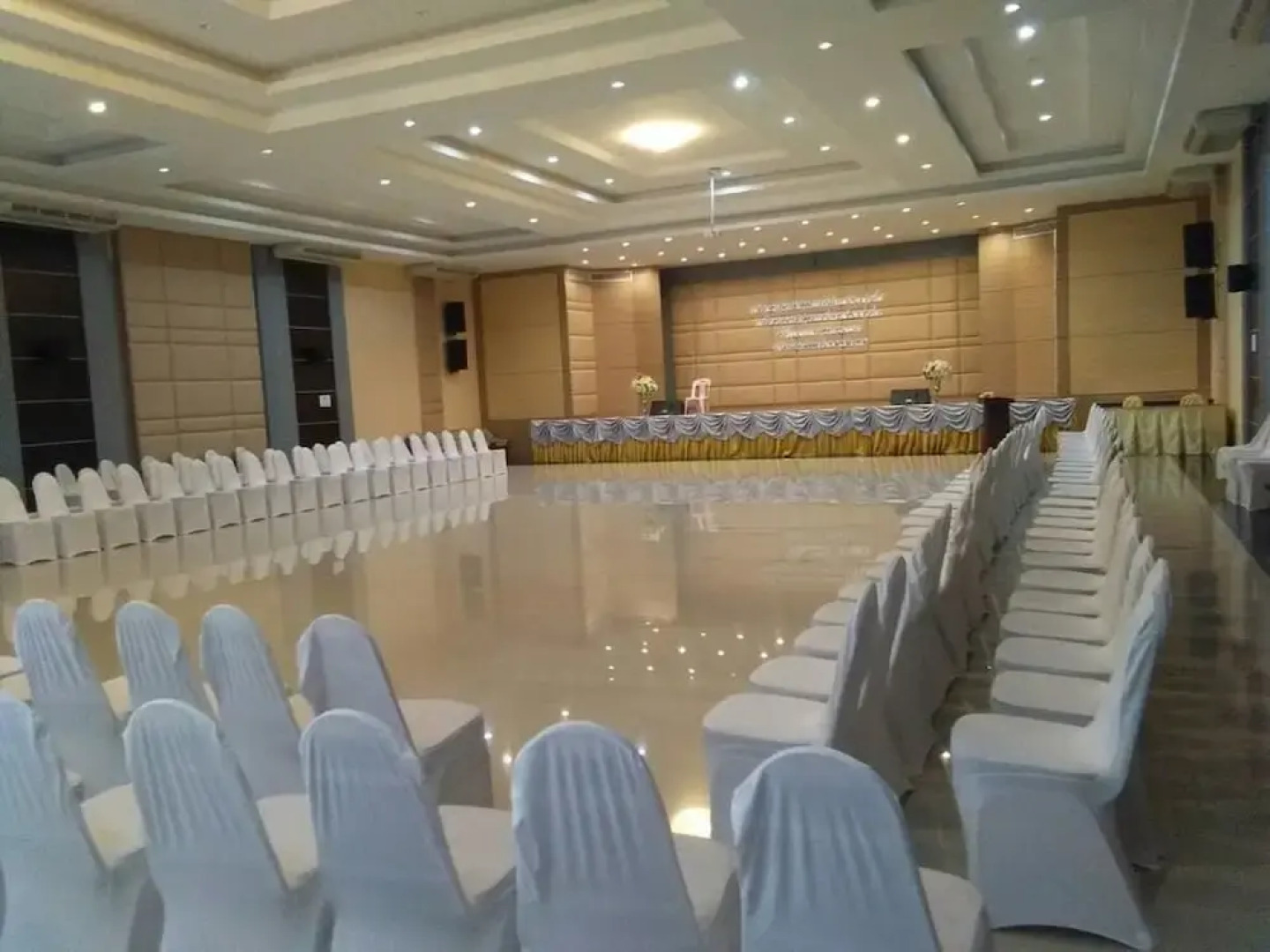 S-Tawan Hotel & Convention
