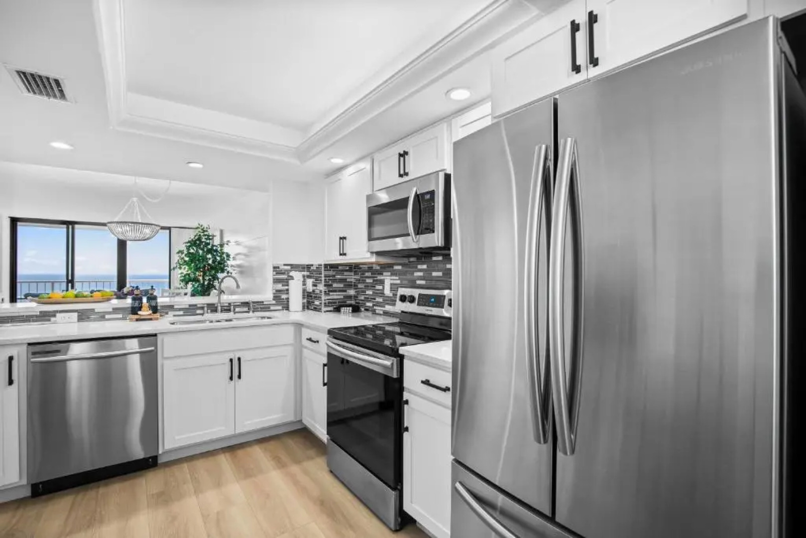 La Bella Vita on Marco - South Seas Tower 3, 1802