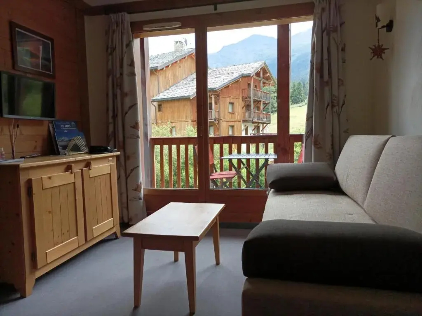 Résidence Les Alpages 4 étoiles - Appartement 4 personnes - Piscine, Hammam, Sauna, Jacuzzi - ValCenis 73480