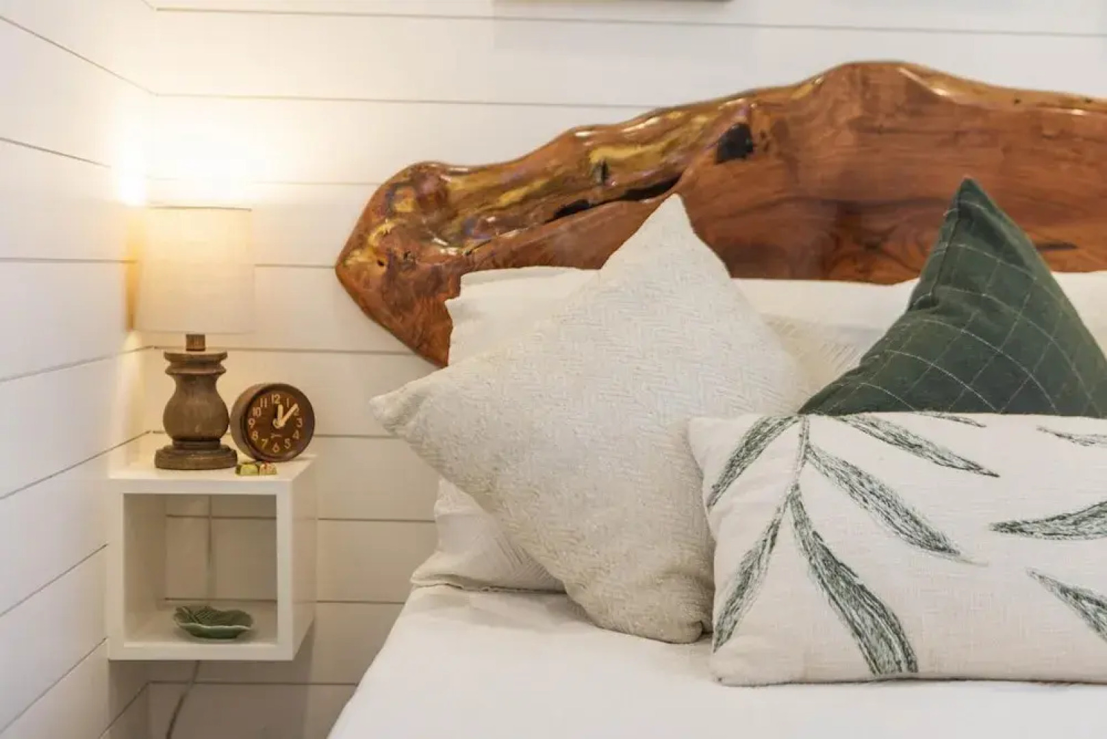 The Woods- Container Tiny House 12 min to Magnolia Baylor Downtown