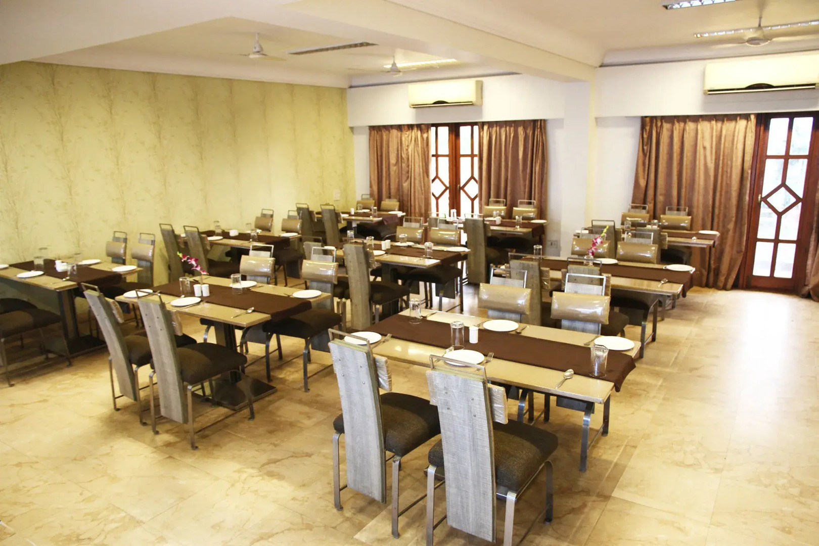 Отель Aurangabad Gymkhana Club