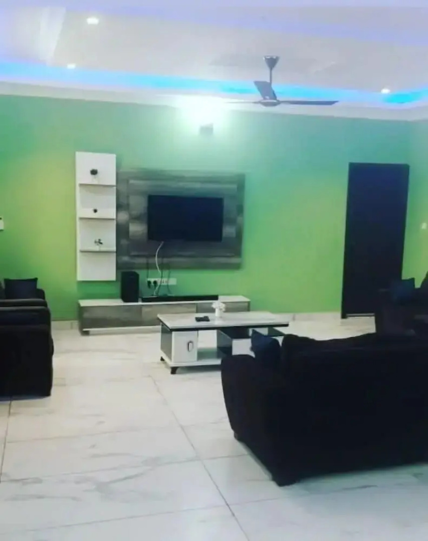 A Cheerful Holiday Home for Families and Friends