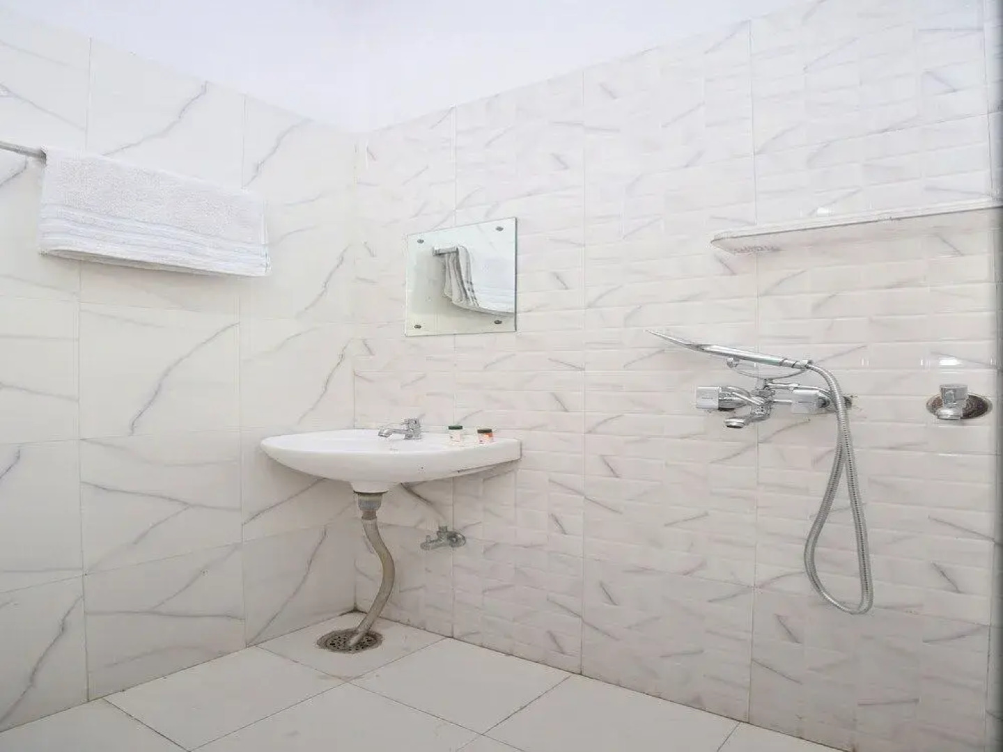 OYO 13007 Humble Residency