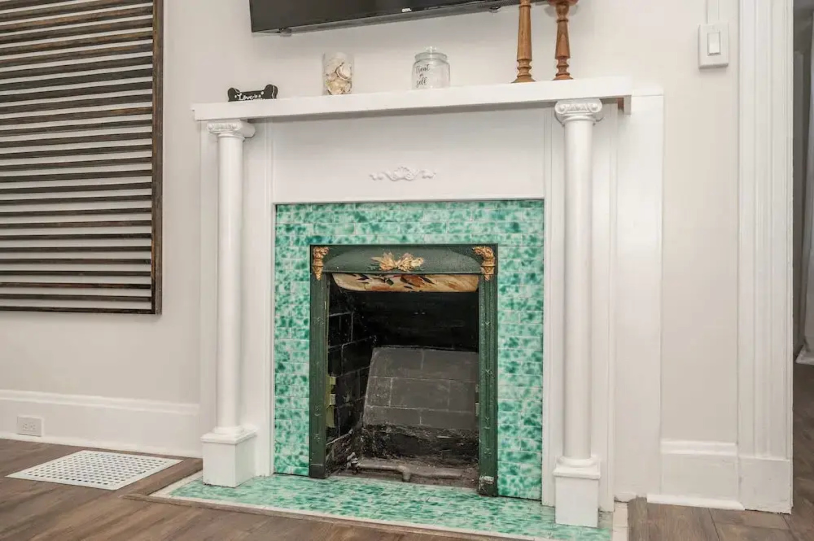 Historic Ludlow Apt A