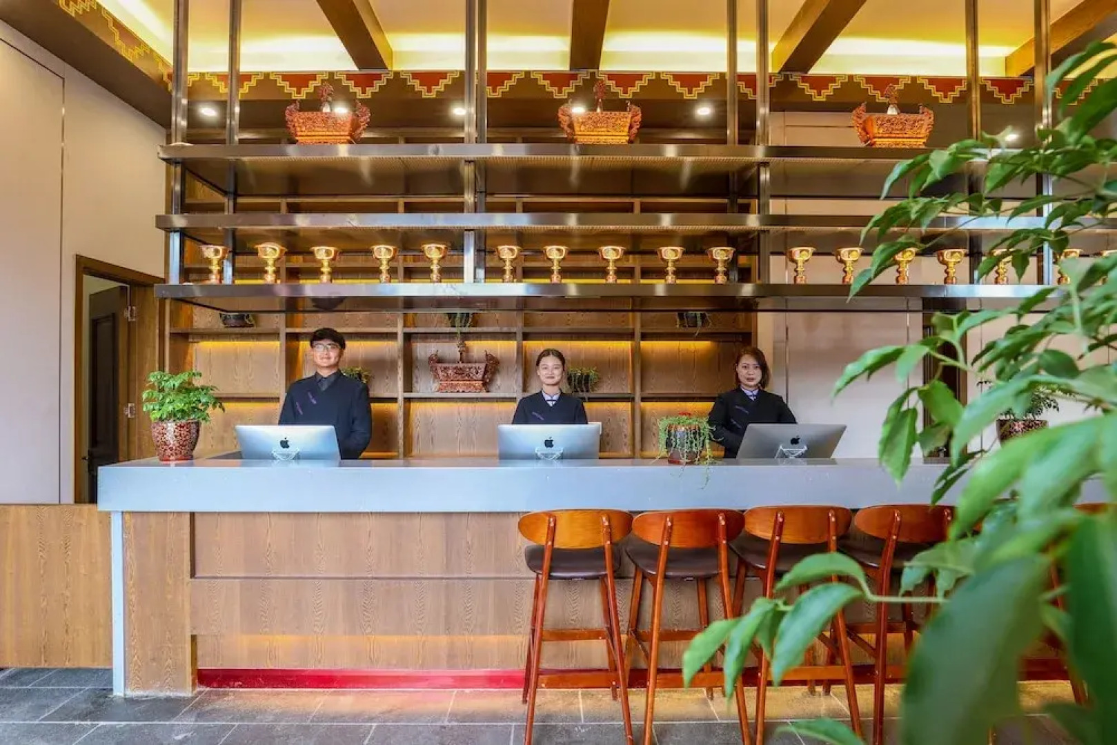 The 5th Meteorite Glory Hotel