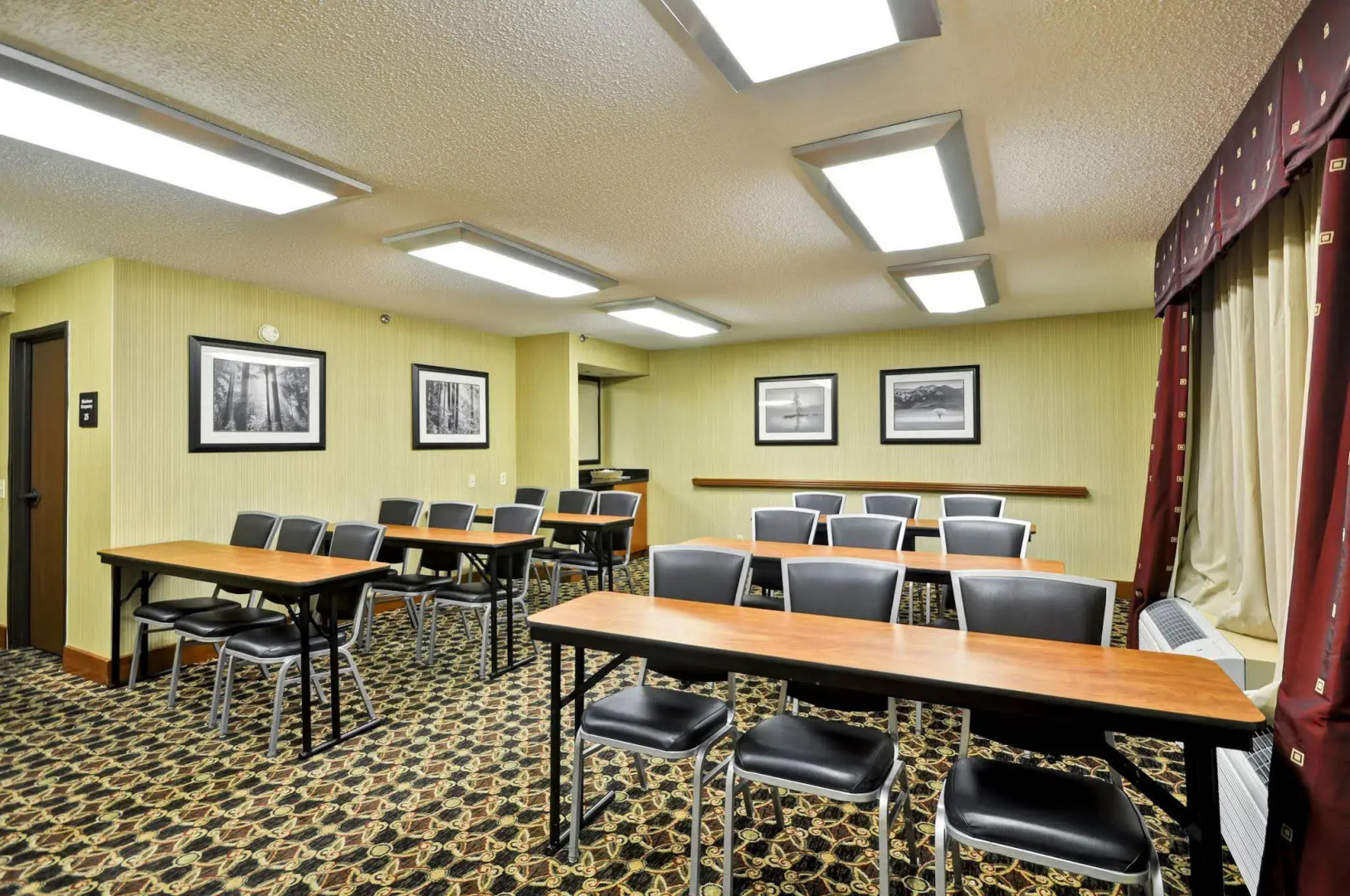 Hampton Inn Cleveland-Westlake