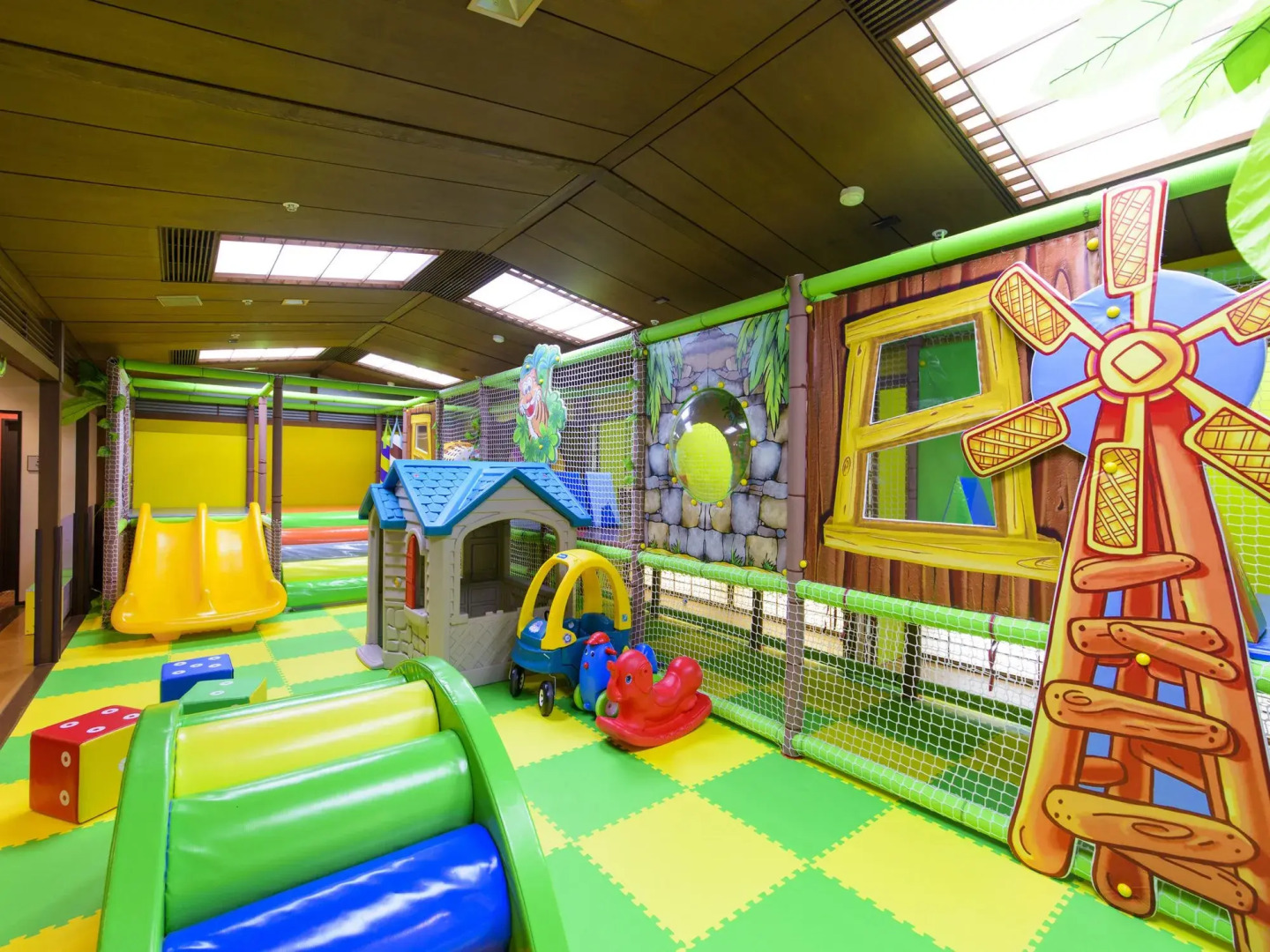 Sheraton Okinawa Sunmarina Resort