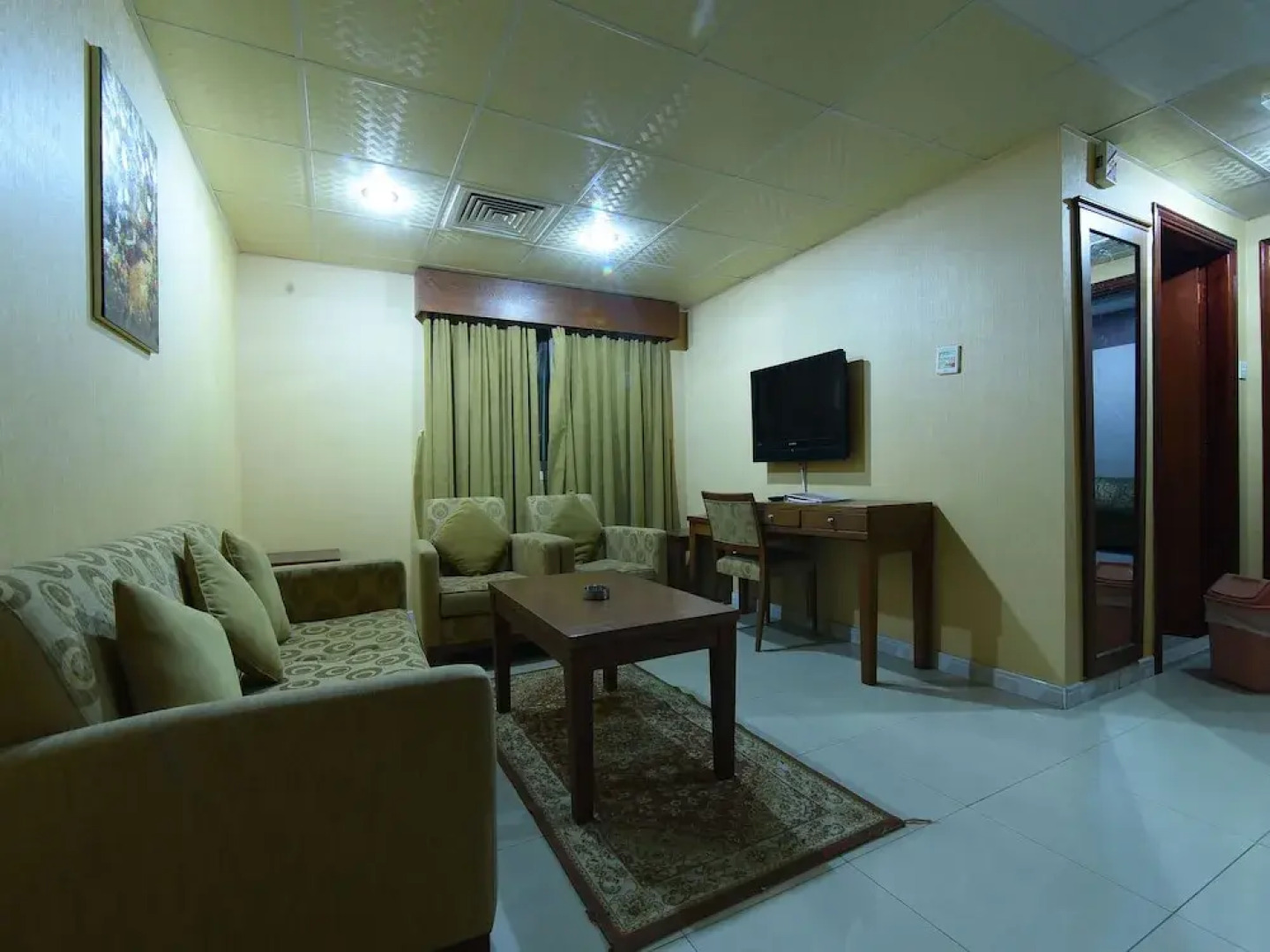 OYO 274 California Suites