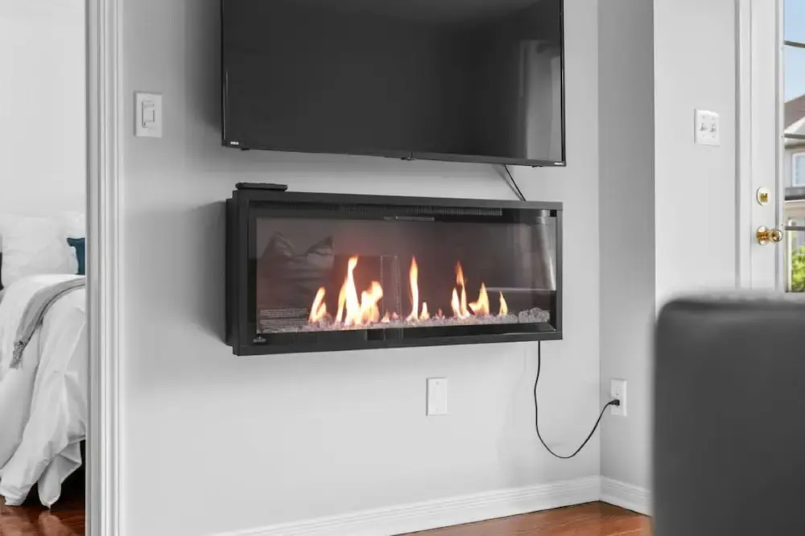 Contemporary 3BR Townhouse in Ajax Cozy Central