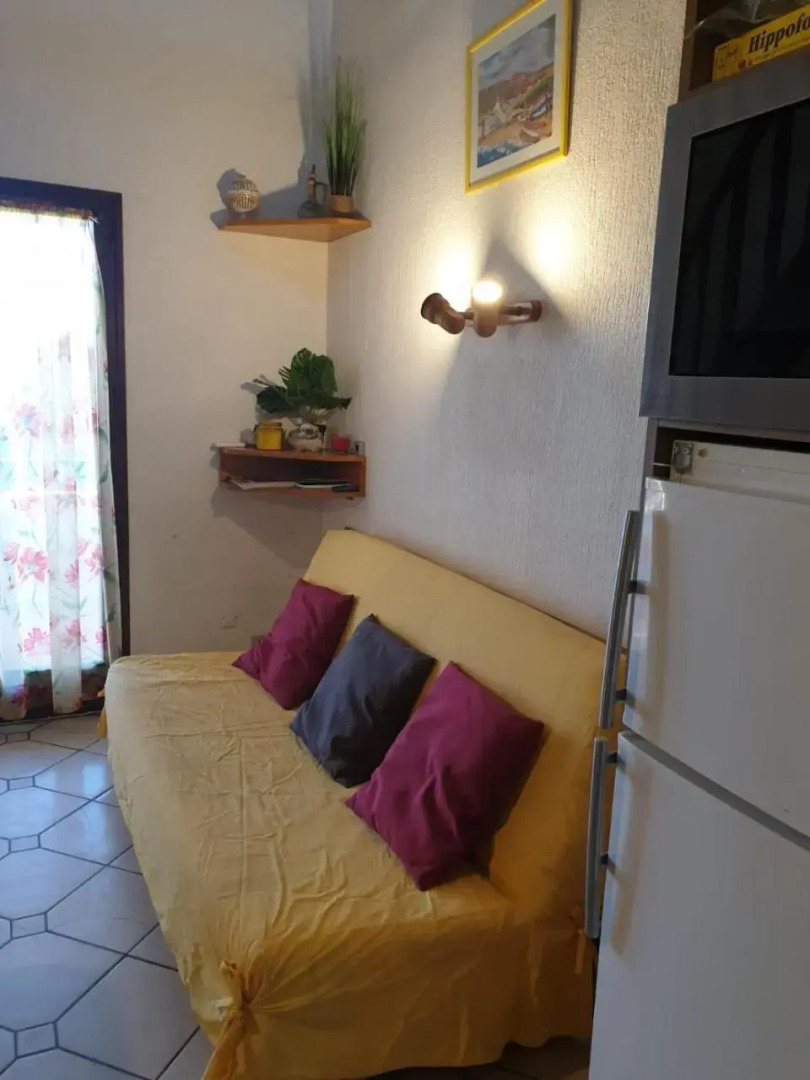 Studio Mezzanine vue port et mer