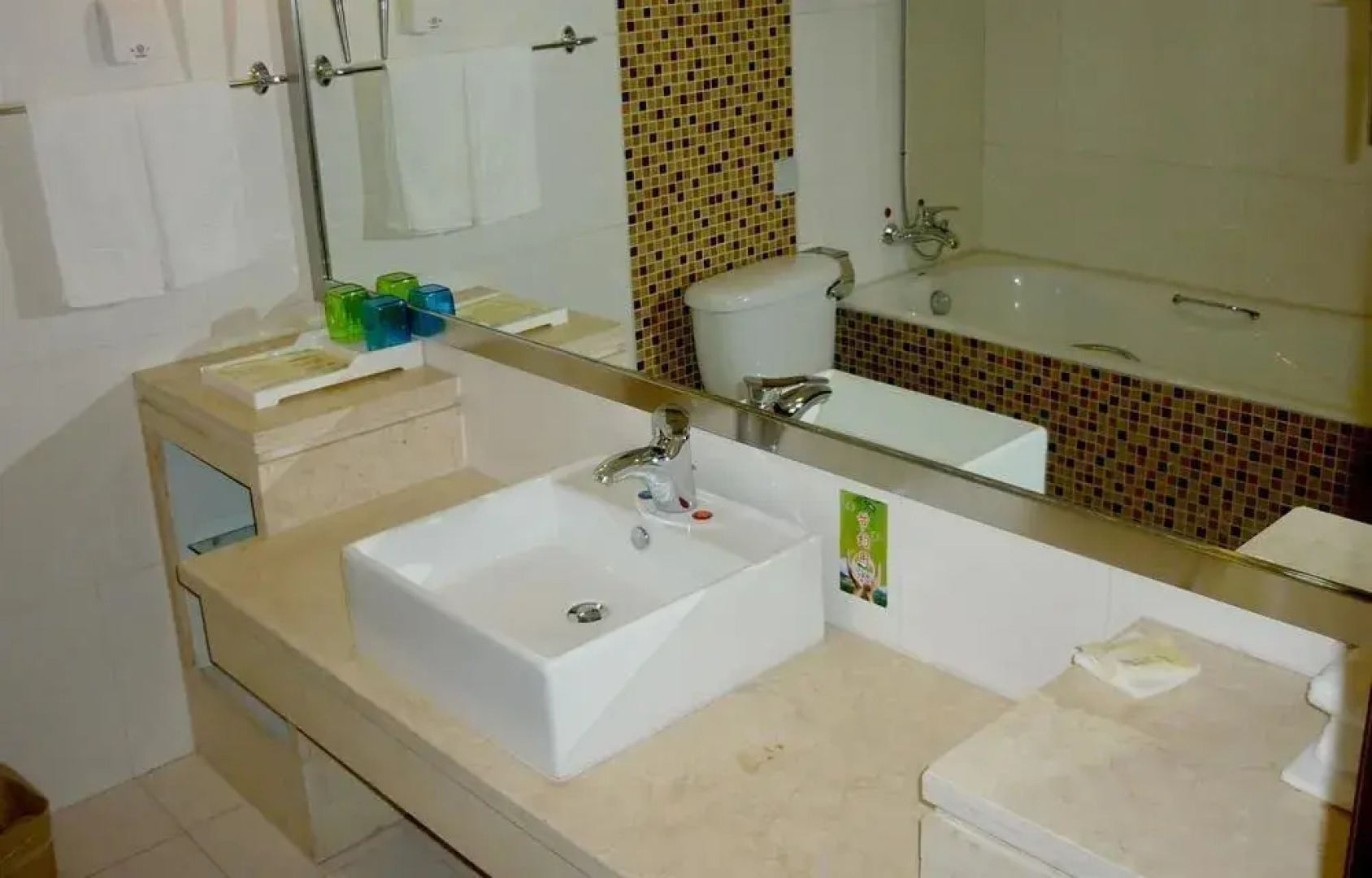 Taiyuan YueJia Hotel