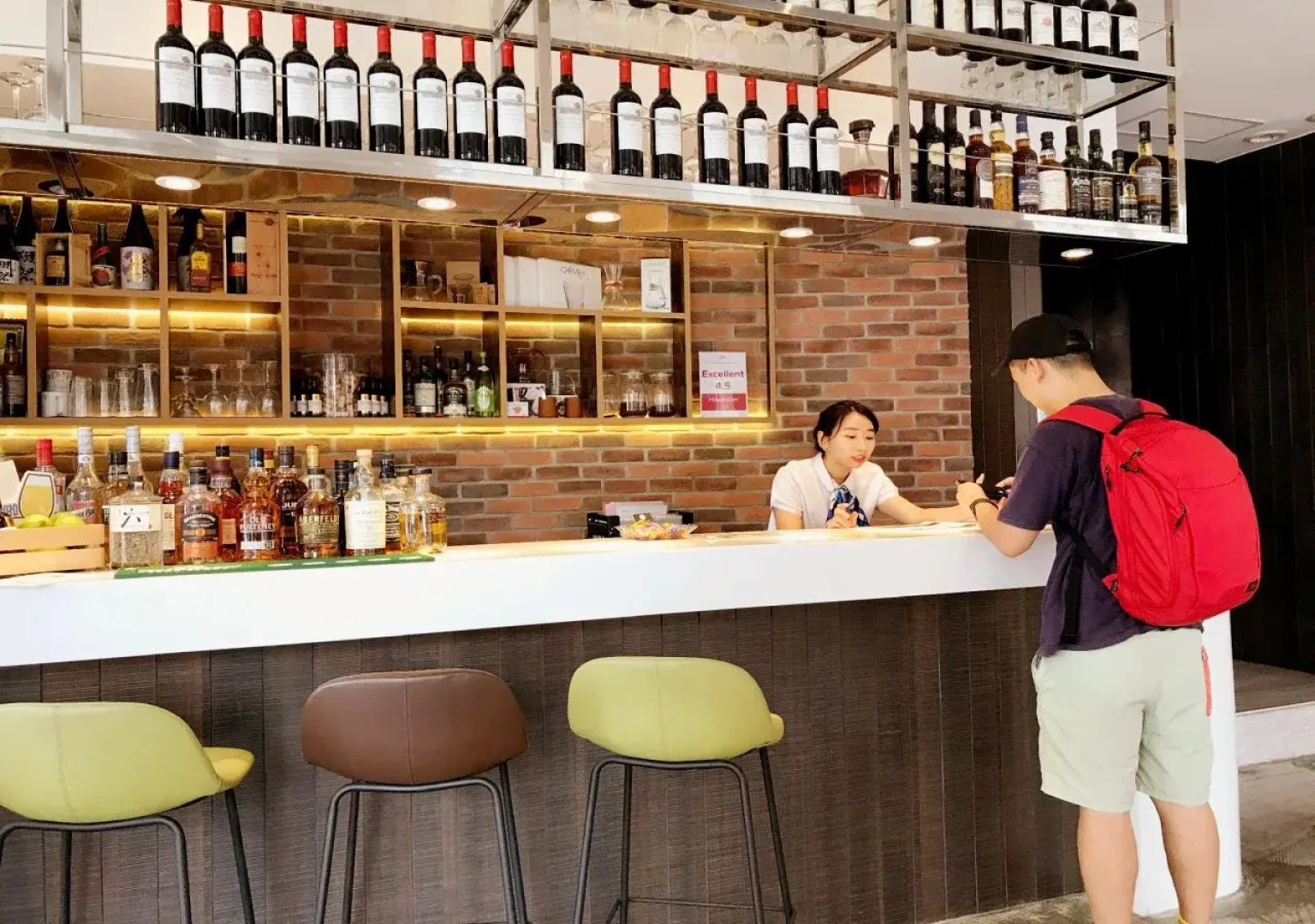 Single Inn - Kaohsiung Station