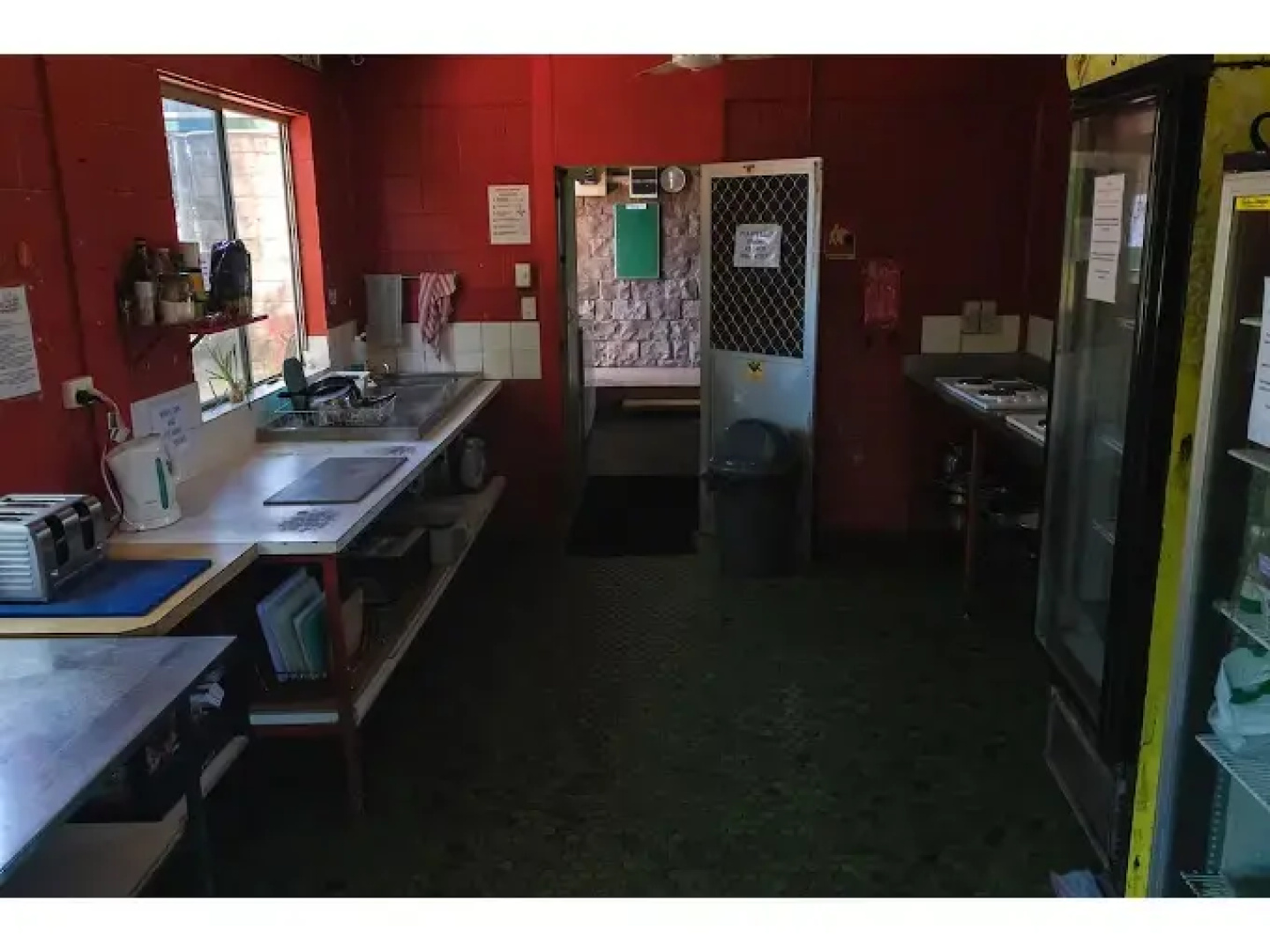 Palm Court Budget Motel Hostel/Backpackers