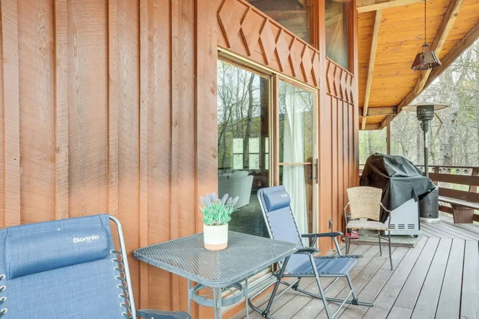 Treehouse-style Cabin, 1 Mi to Massanutten Resort