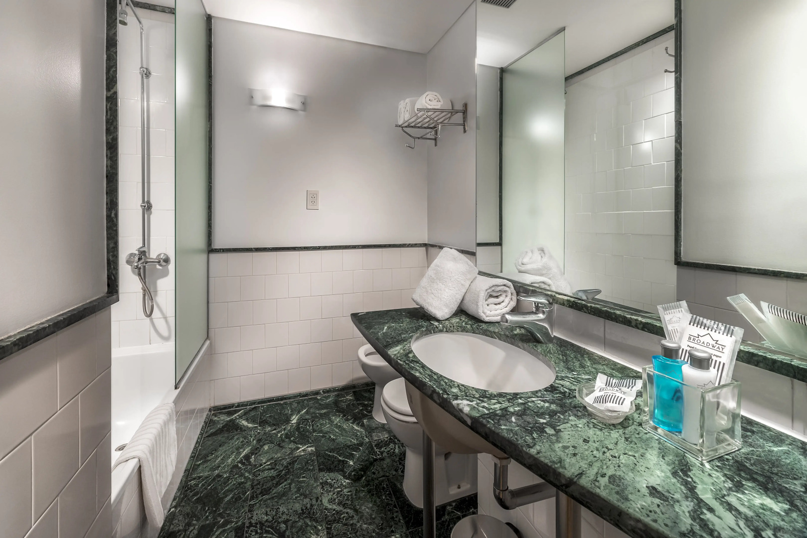 Broadway Hotel & Suites