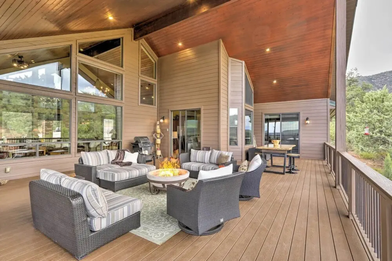 'AZ Rim Retreat' in Pine W/deck, Hot Tub & Views!