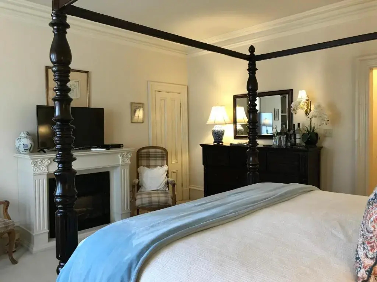 Tattingstone Inn