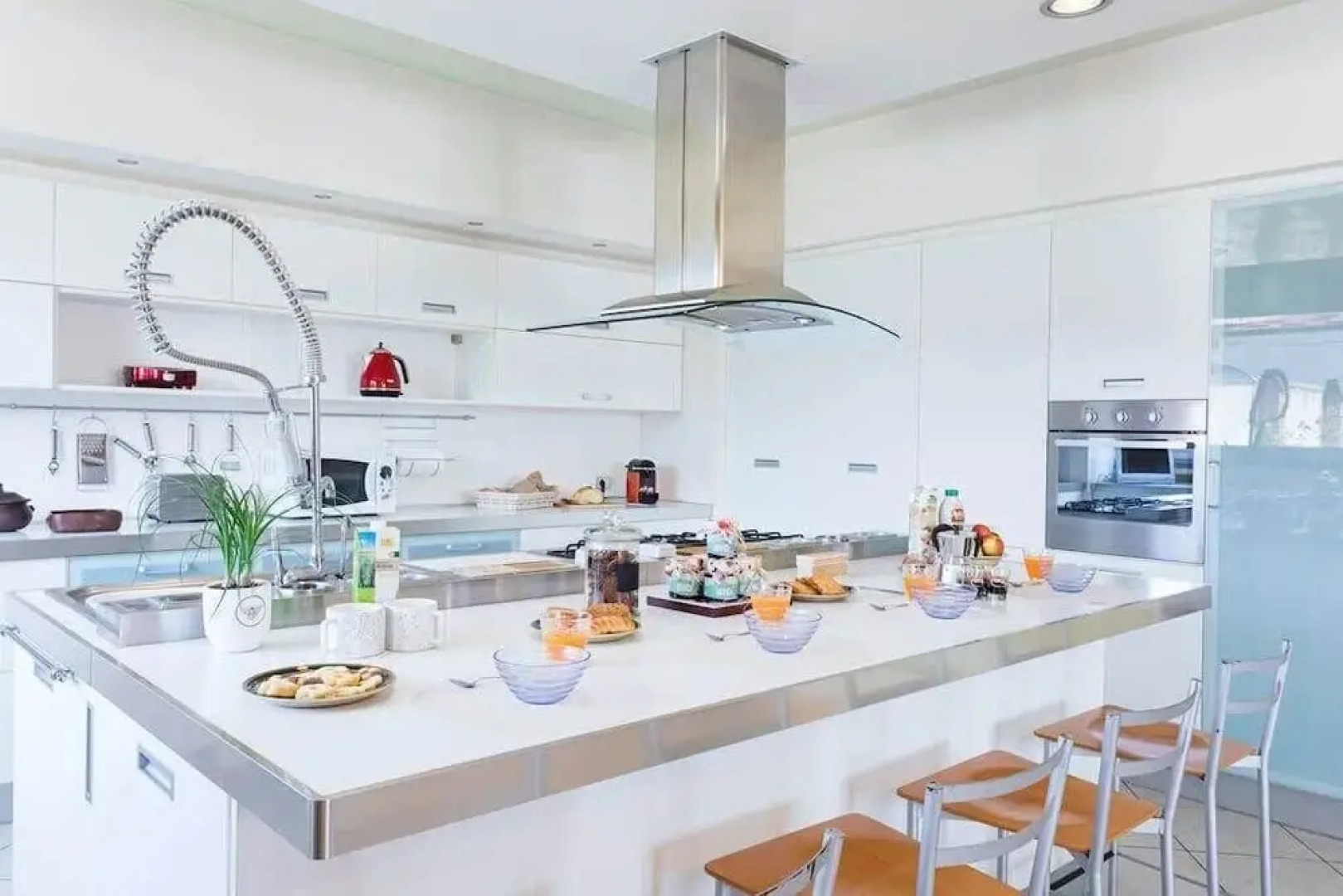 Villa Near Milan With Swimming Pool