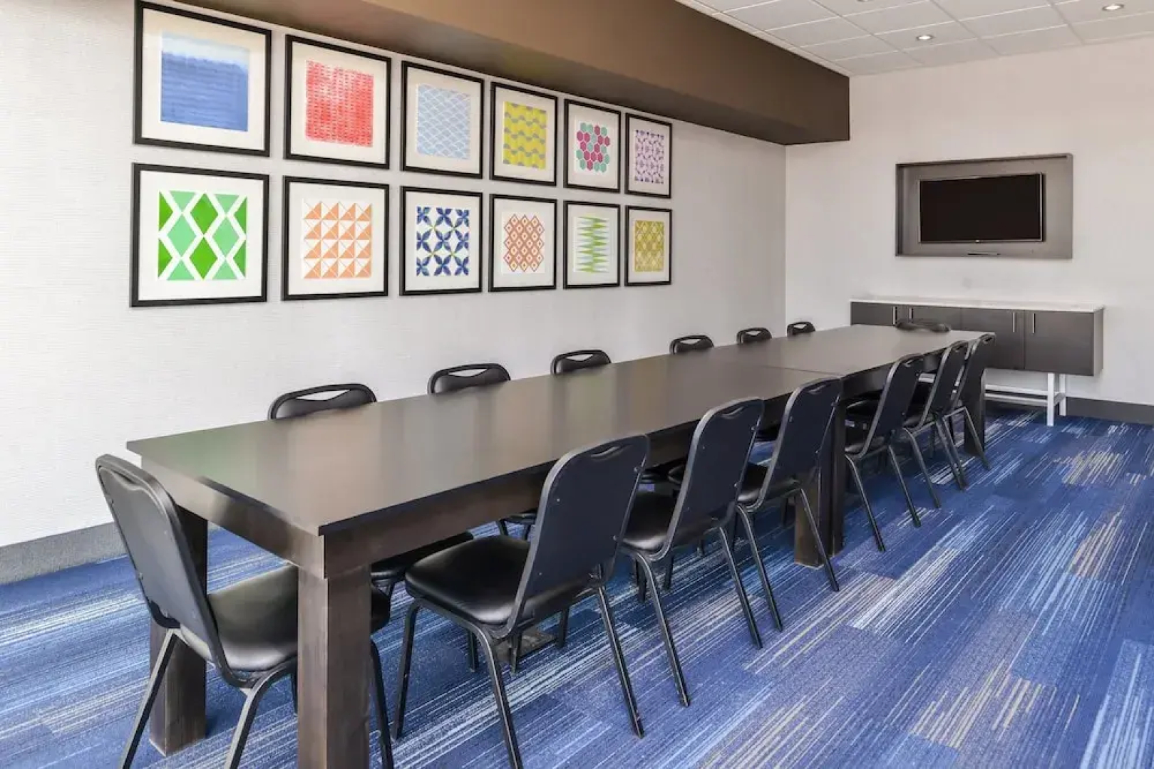 Holiday Inn Express & Suites Kansas City - Lee's Summit, an IHG Hotel