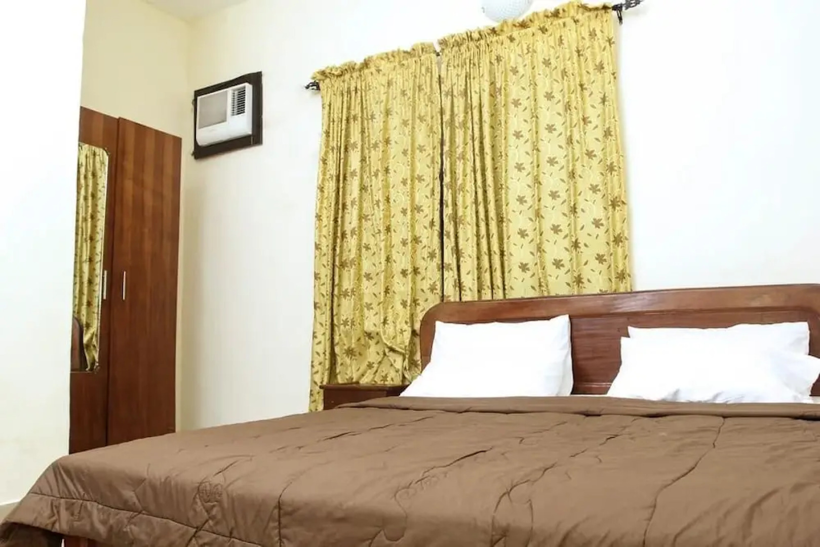 Sweet Dreams Hotel and Suites