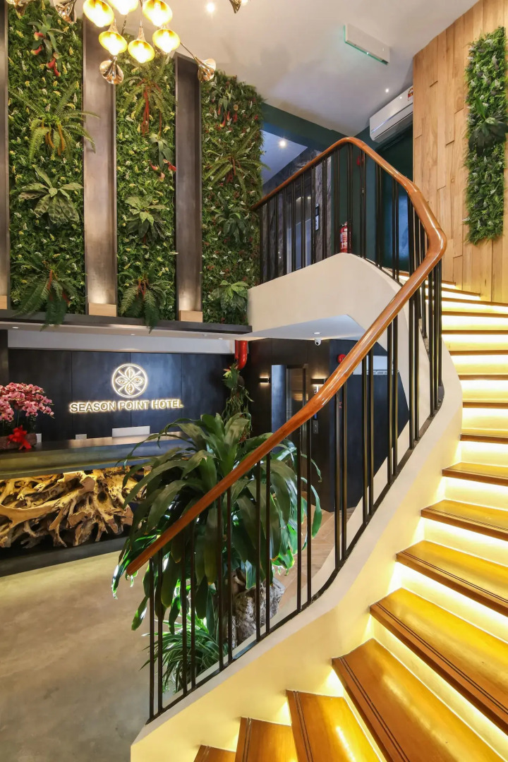Season Point Hotel