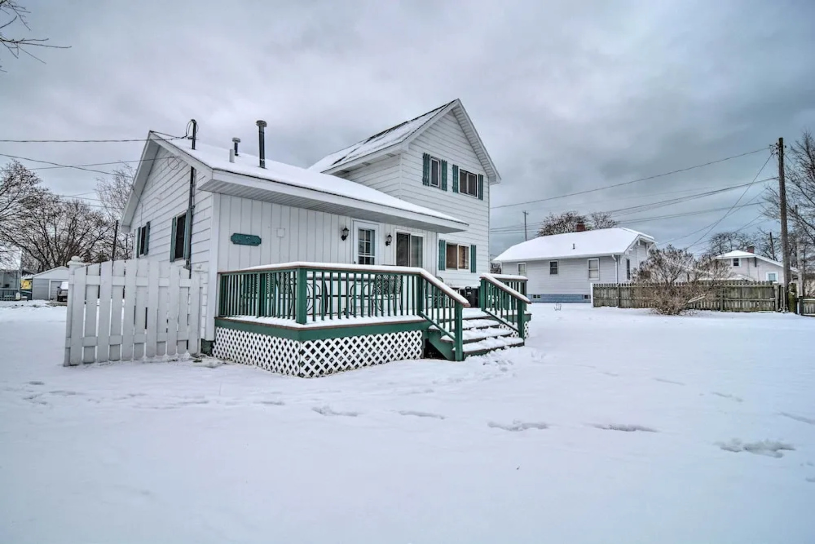 Hip Downtown Cottage - Walk to Beach, Pier, Dining