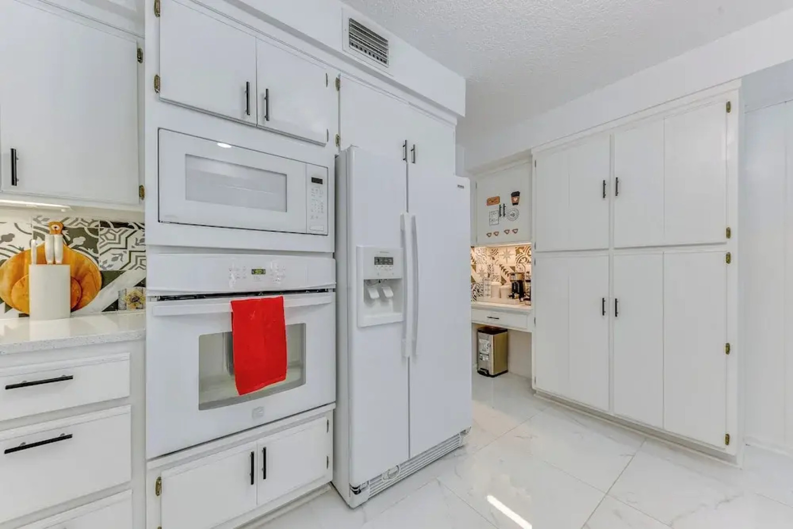 Spacious Jacksonville Home: 6 Mi to Downtown!