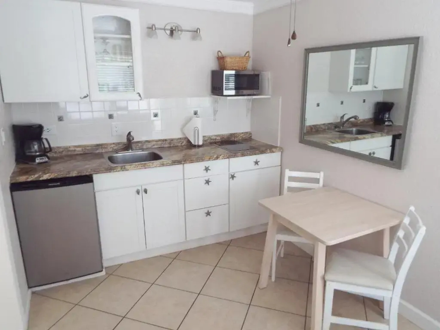 Haley's at The Anna Maria Island Inn