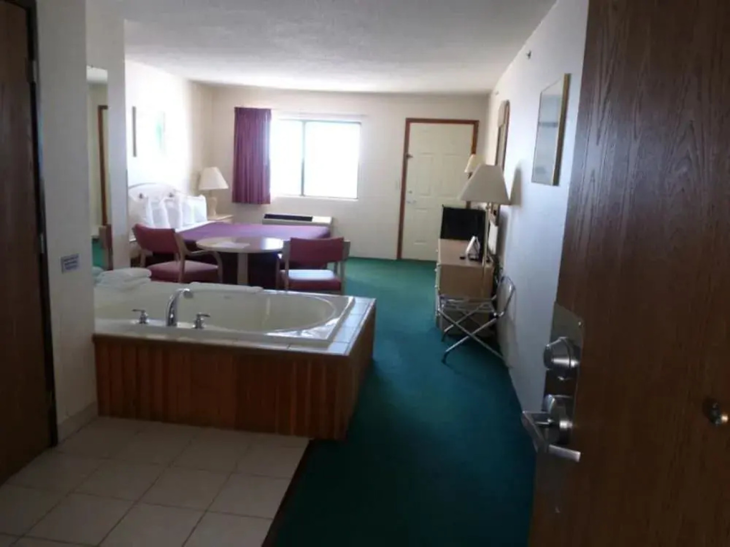 Bavarian Haus Lakefront Inn