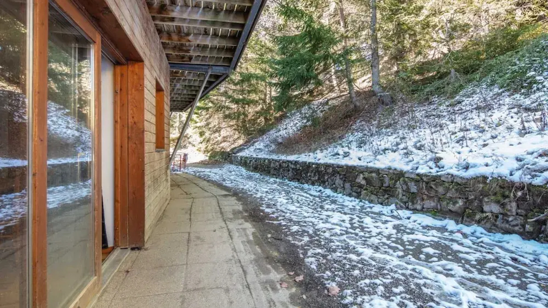 Stylish Alpine Stay for 6 Guests