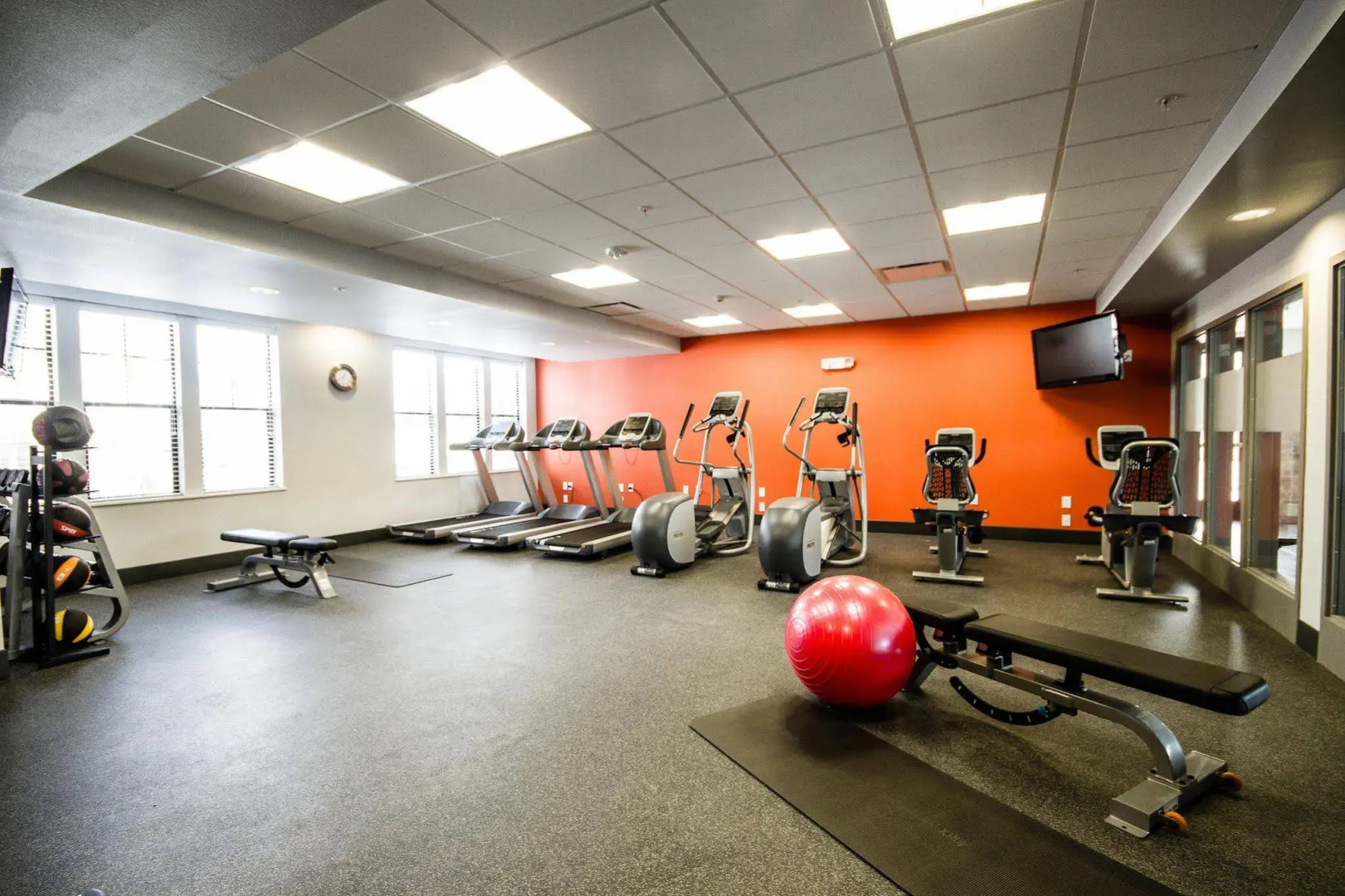 Hampton Inn & Suites DuPont