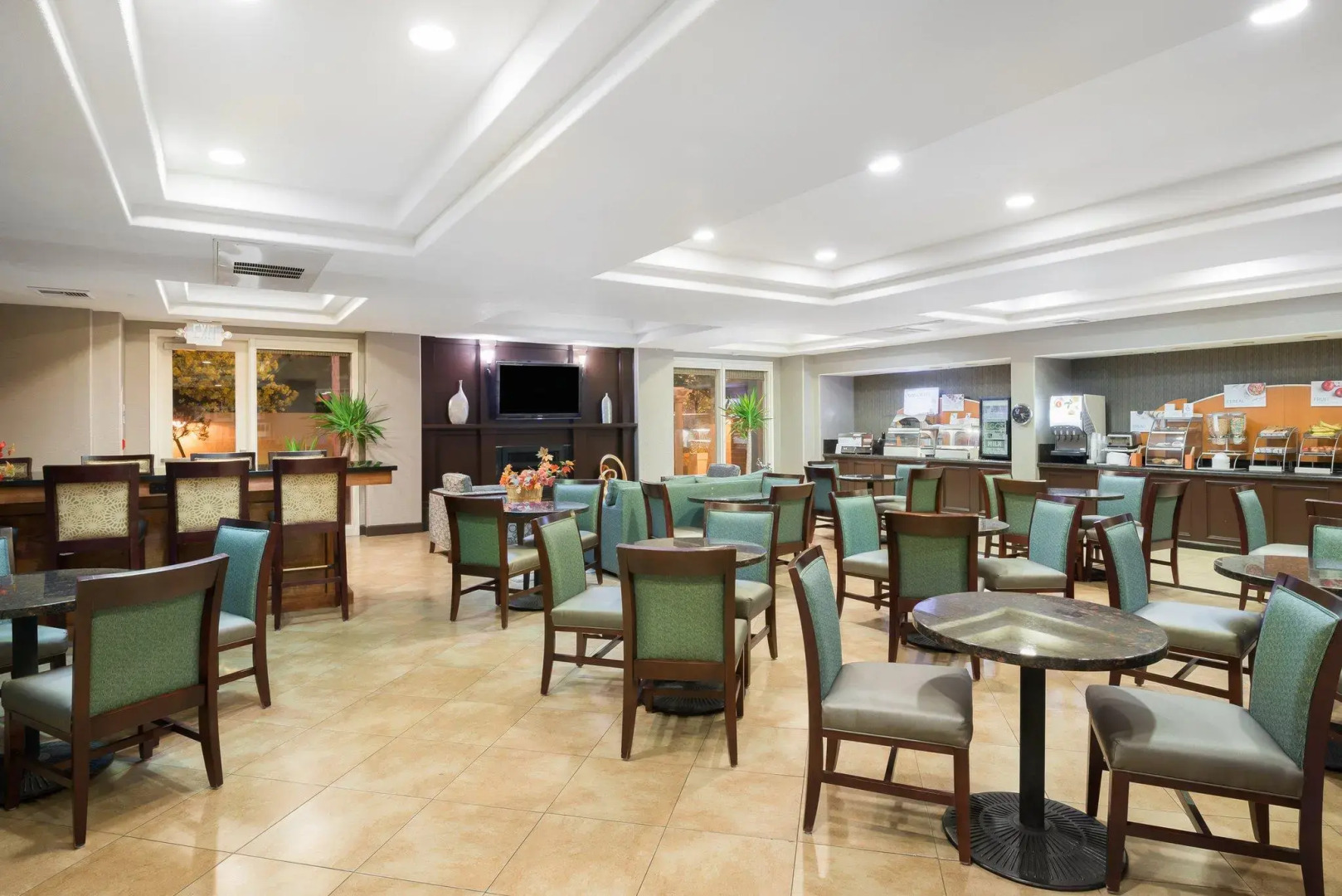 Holiday Inn Express Hotel & Suites Vacaville by IHG