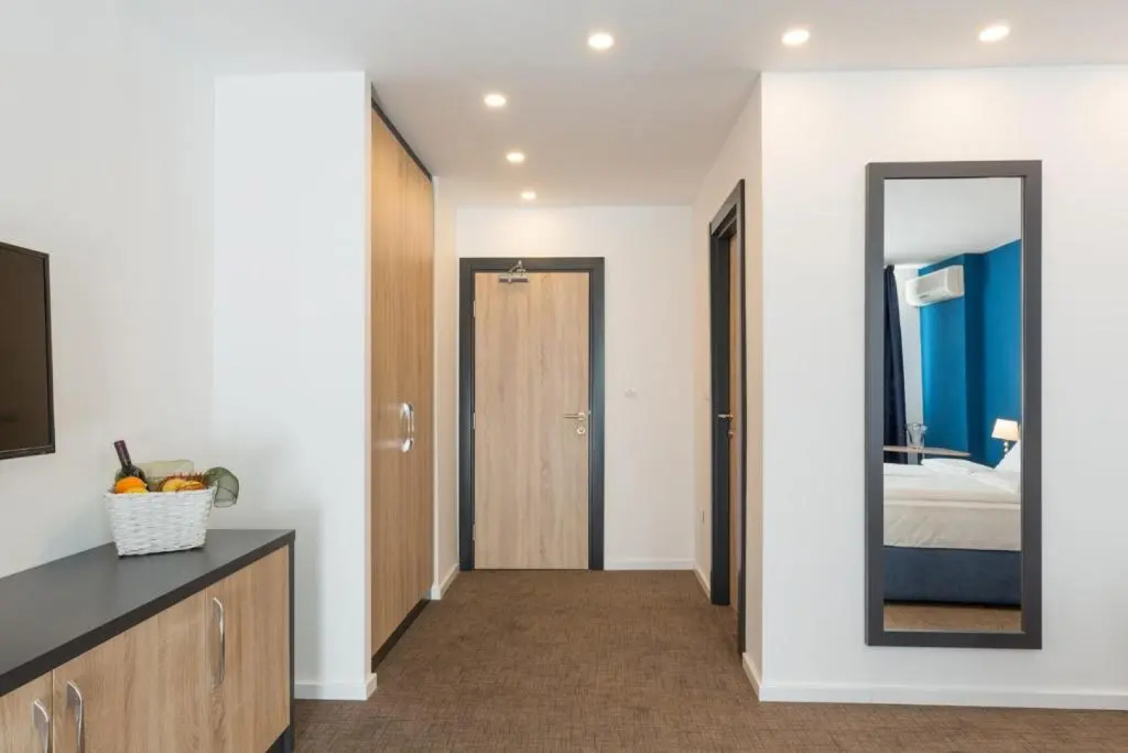 Premium Crown Suites