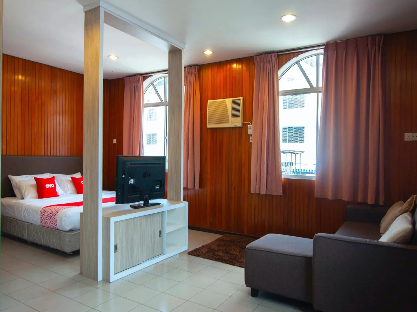 OYO 89577 Kristal Hotel