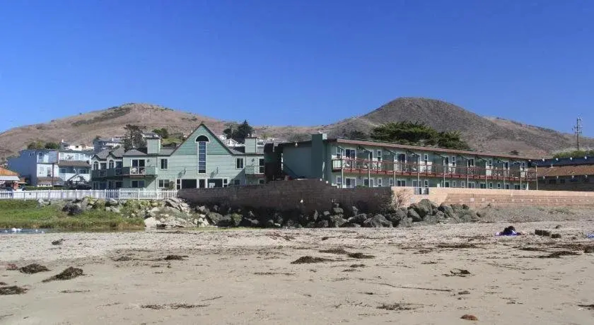 Shoreline Inn