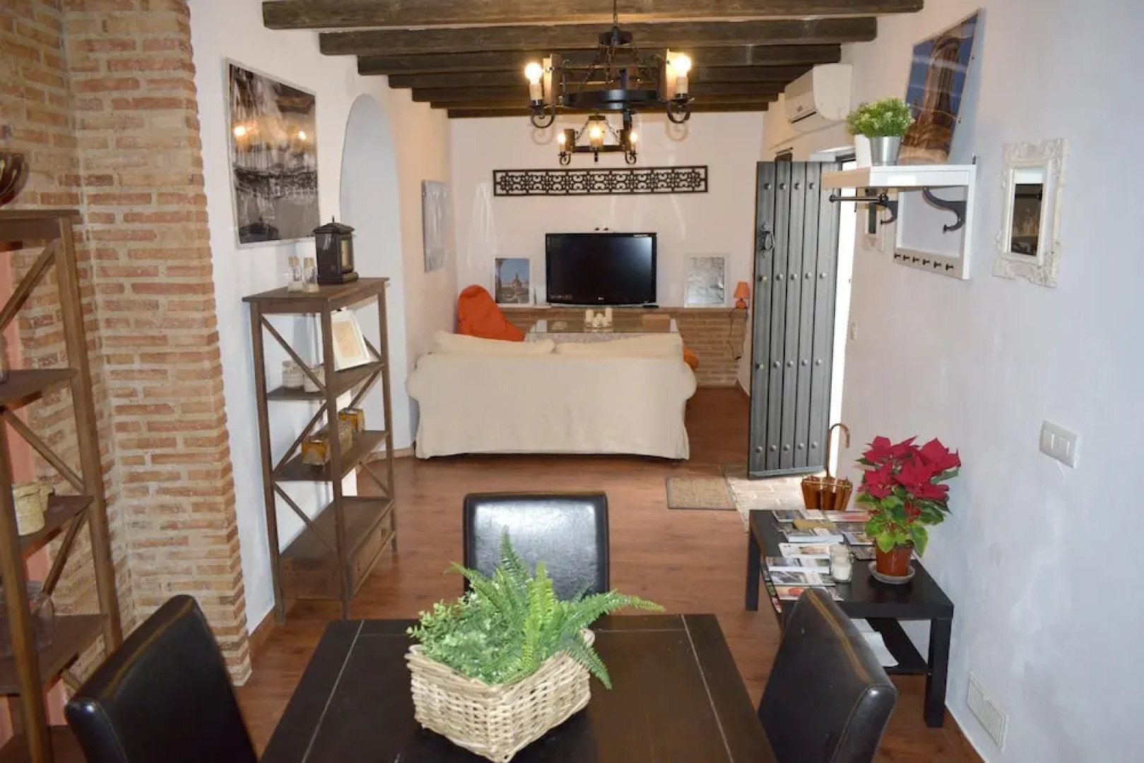 Studio in Peñaflor, With Wifi